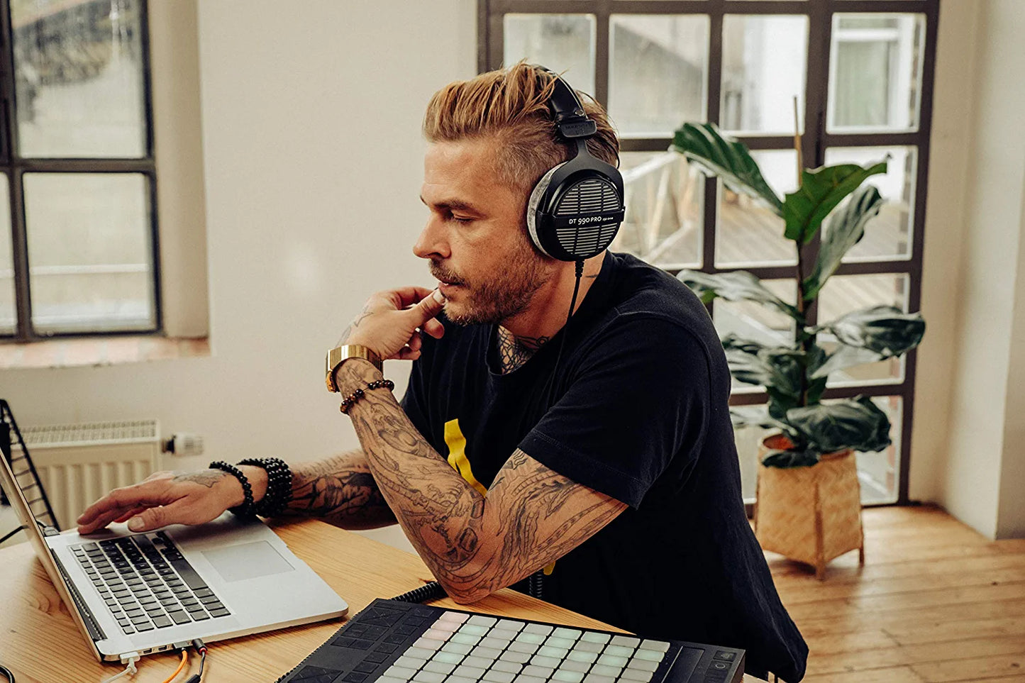 beyerdynamic DT 990 PRO 250 ohm - LIMITED EDITION (Black, Straight Cable)