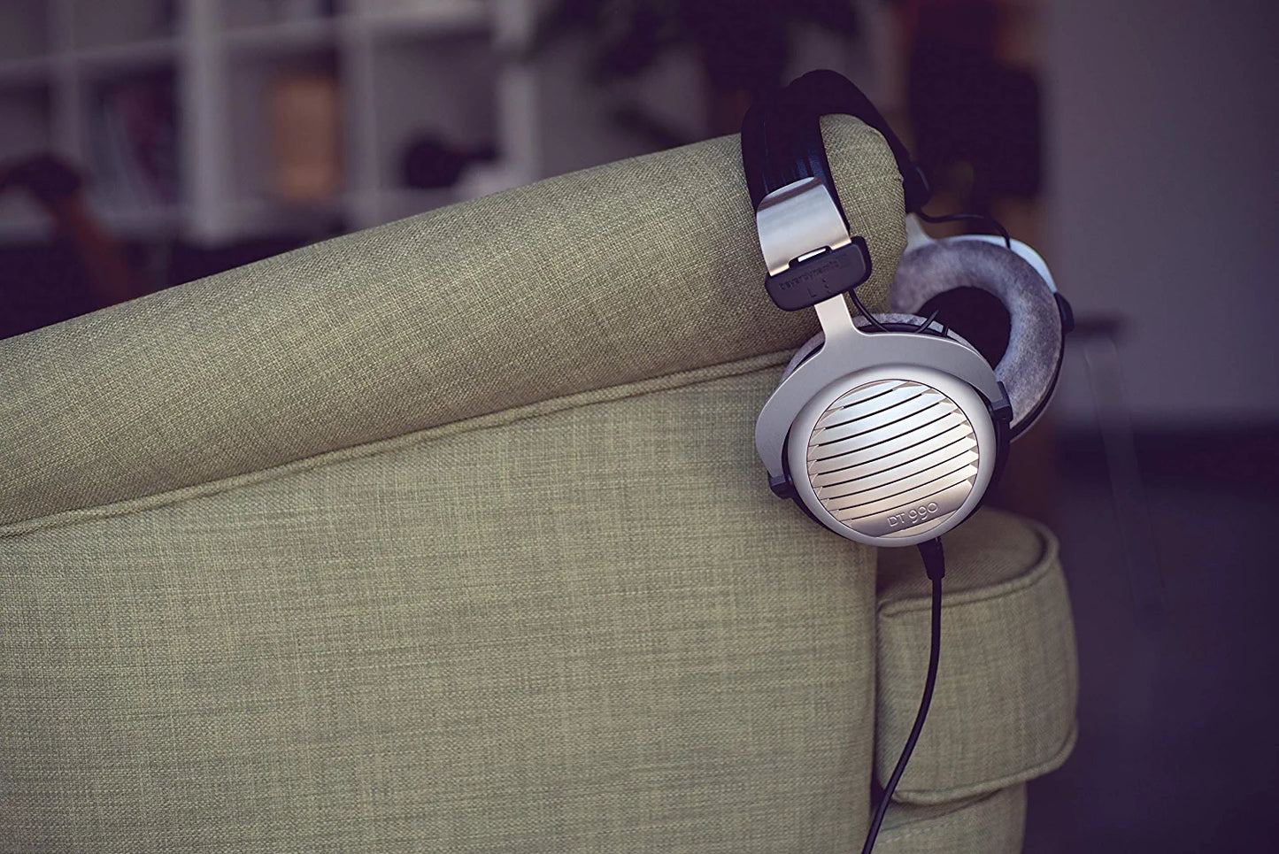 beyerdynamic DT 990 Edition 32 Ohm Over-Ear-Stereo Headphones. Open design, wired, high-end, for tablet and smartphone