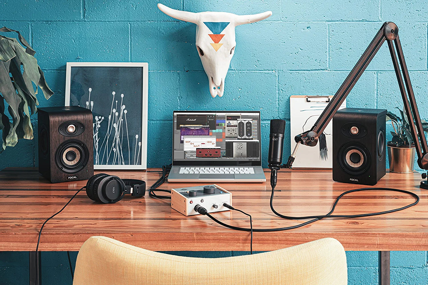 UA Volt 476P USB Audio Interface for recording, podcasting, and streaming with essential audio software, including $400 in UAD plug-ins