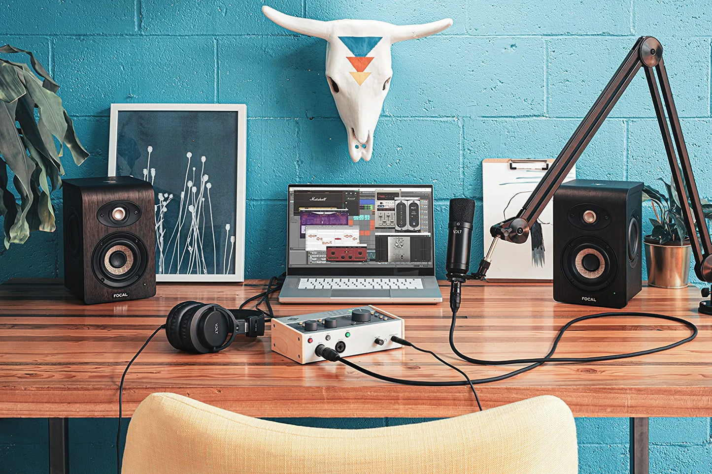 UA Volt 476P USB Audio Interface for recording, podcasting, and streaming with essential audio software, including $400 in UAD plug-ins